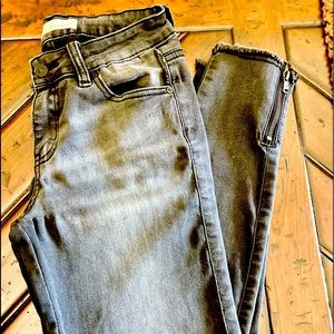 KanCan Jeans; Distressed; Size 26; Great Fit
